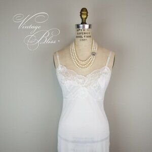 Vintage 1950's White Lace Trimmed Full Slip by Van Raalte Ladies 32 ~ Small